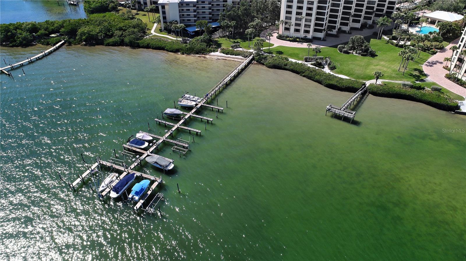 Image 42 of 51 For 8735 Midnight Pass Road 105b