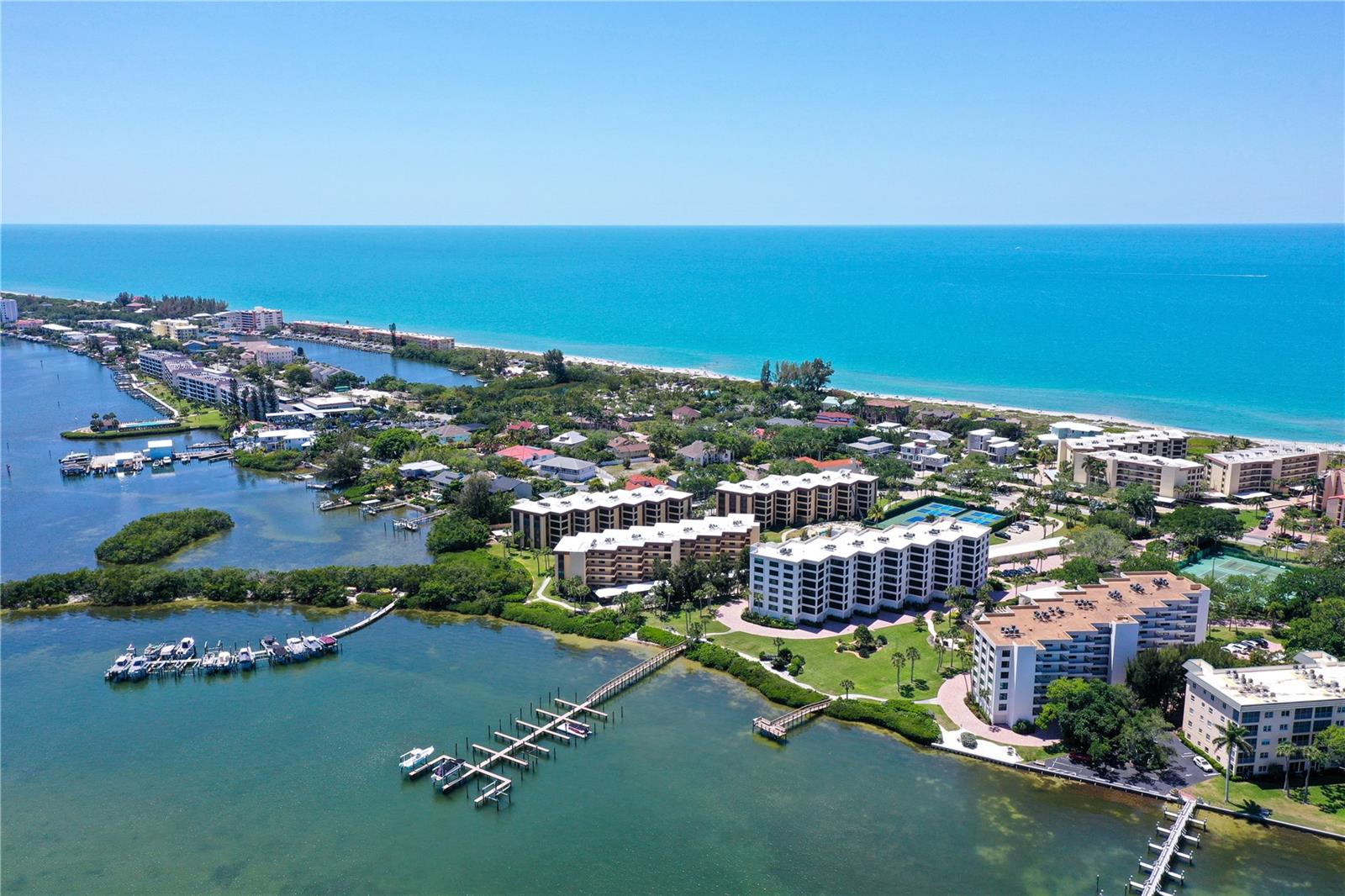 Image 47 of 51 For 8735 Midnight Pass Road 105b