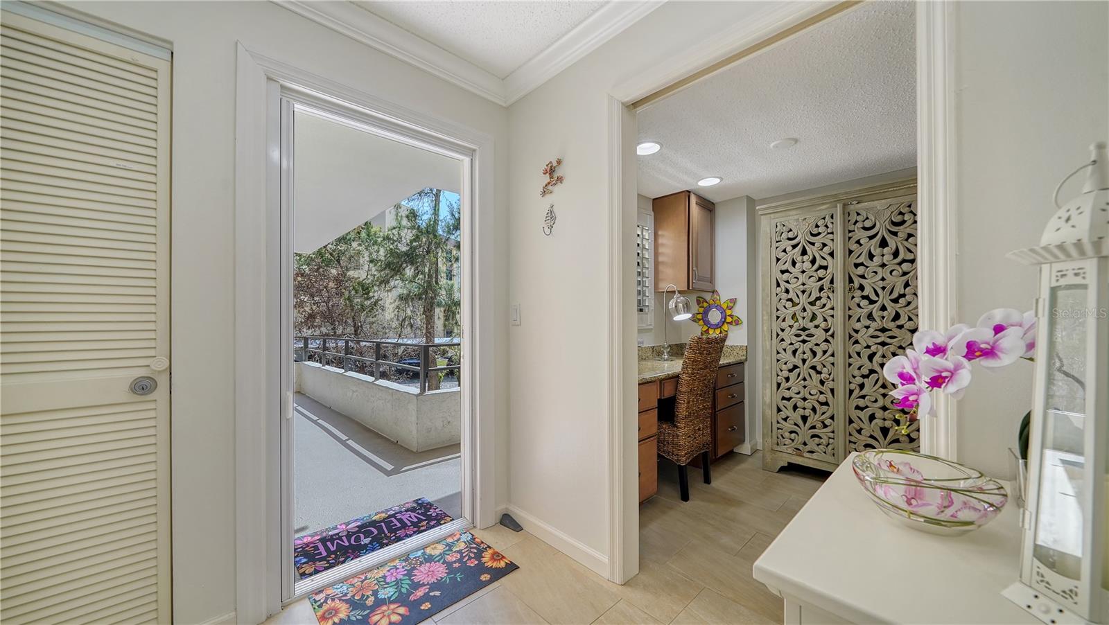 Image 5 of 51 For 8735 Midnight Pass Road 105b