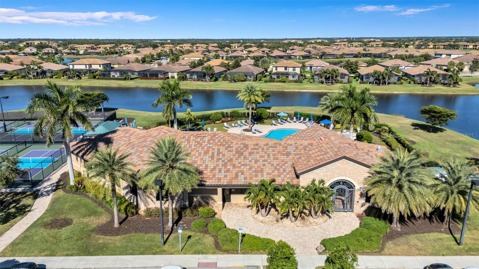 Image 39 of 54 For 7607 Grand Estuary Trail 208