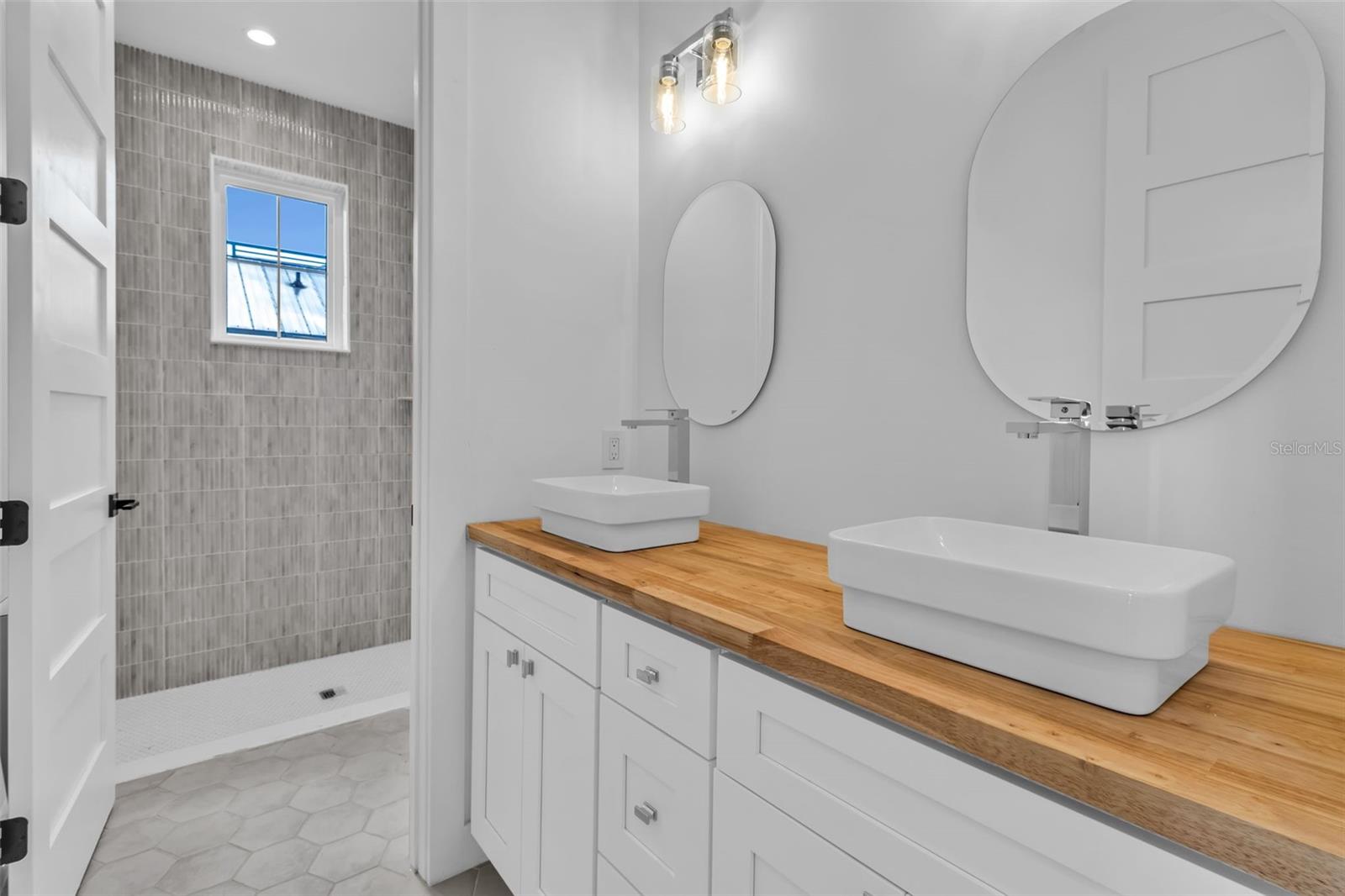 Image 32 of 42 For 2215 Avenue C