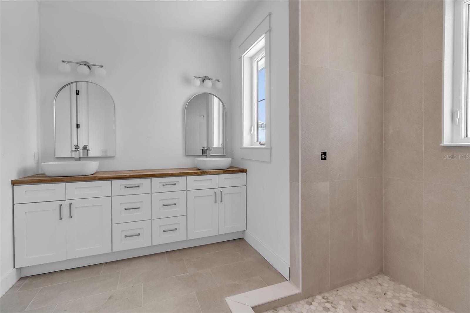 Image 37 of 42 For 2215 Avenue C