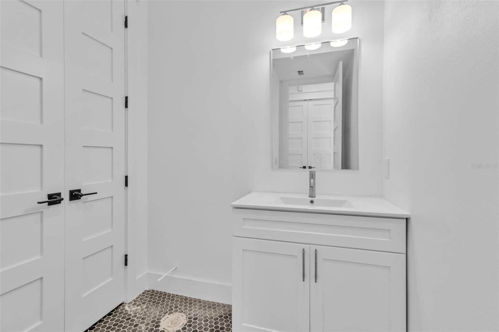 Image 38 of 42 For 2215 Avenue C