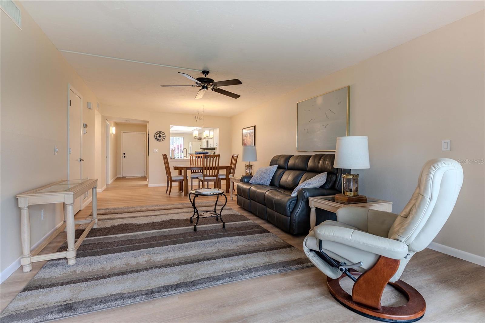 Image 11 of 35 For 2989 Taywood Meadow 19