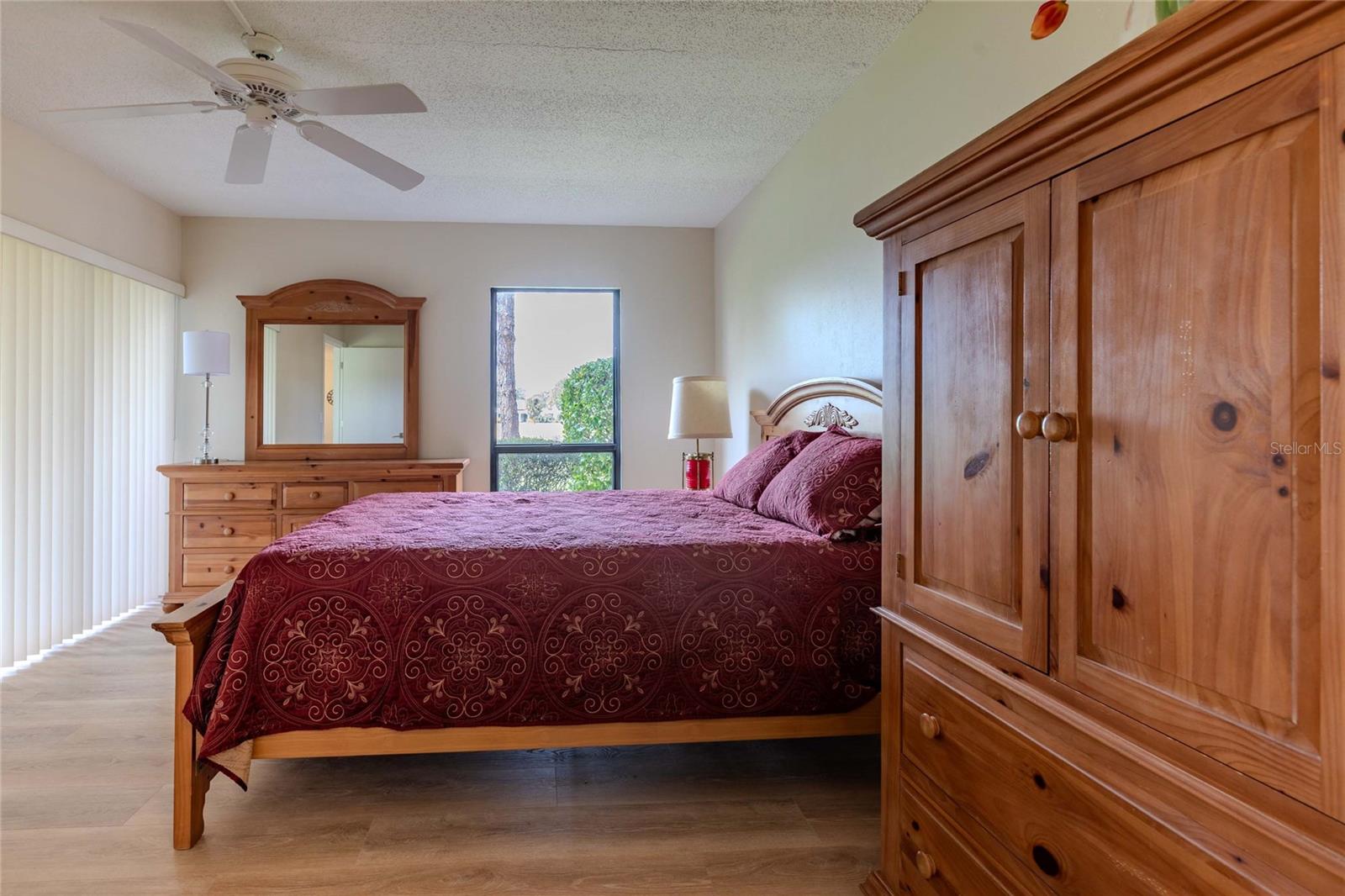 Image 14 of 35 For 2989 Taywood Meadow 19