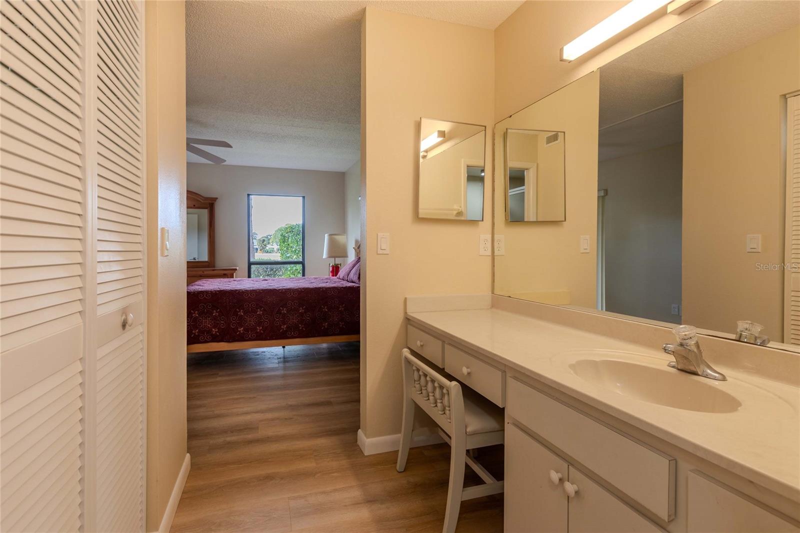 Image 16 of 35 For 2989 Taywood Meadow 19