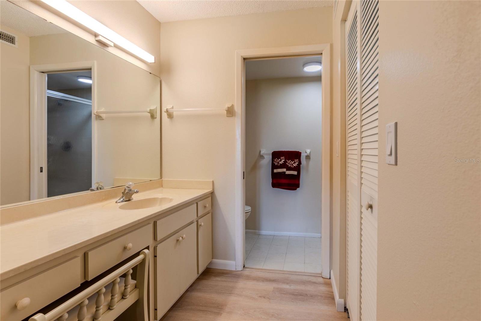 Image 18 of 35 For 2989 Taywood Meadow 19