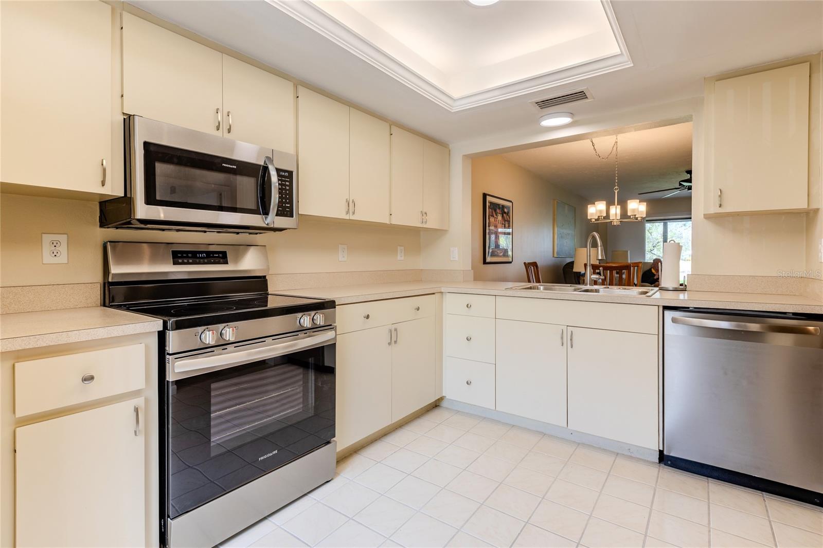 Image 6 of 35 For 2989 Taywood Meadow 19