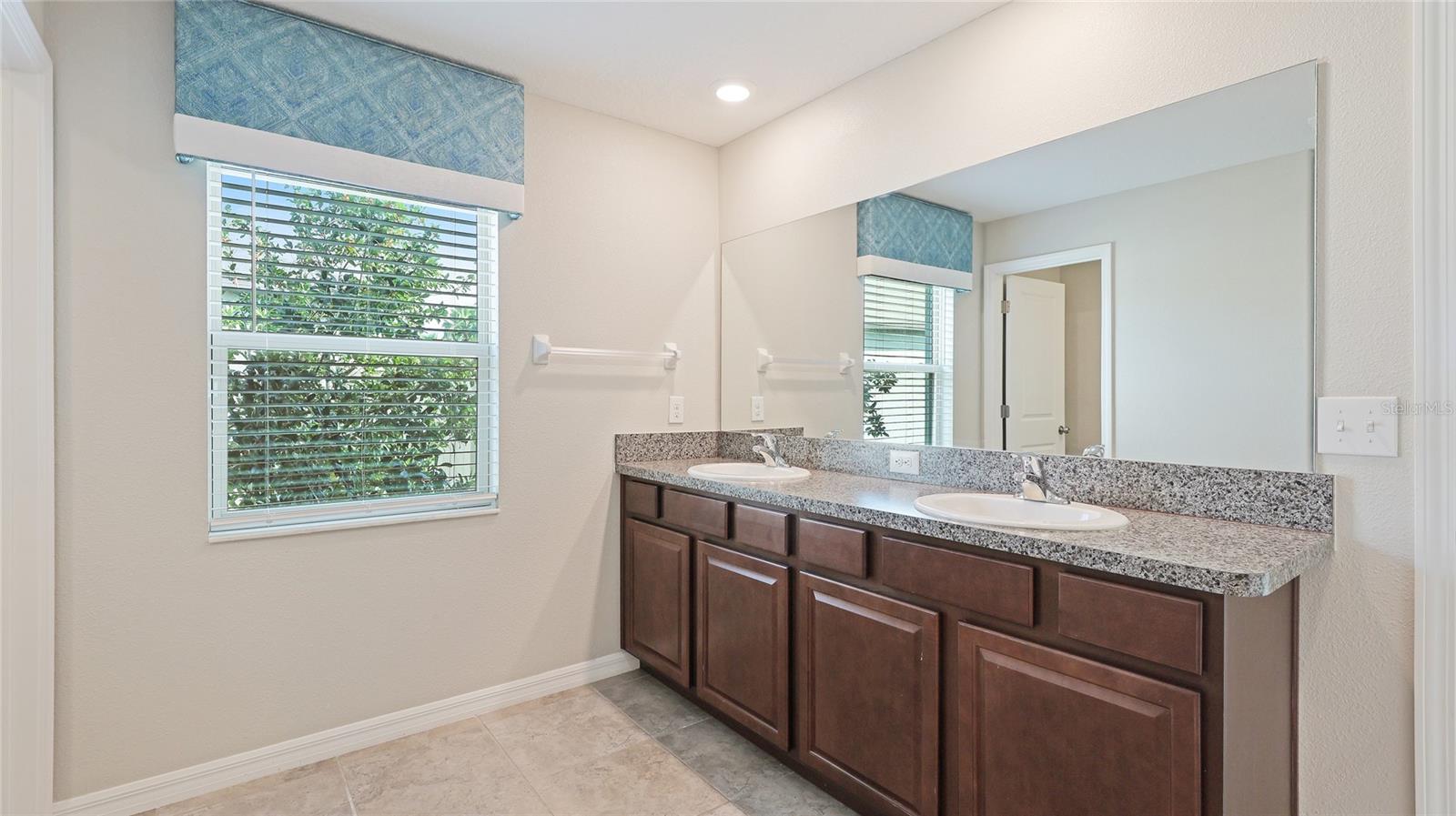 Image 17 of 49 For 5513 Olano Street