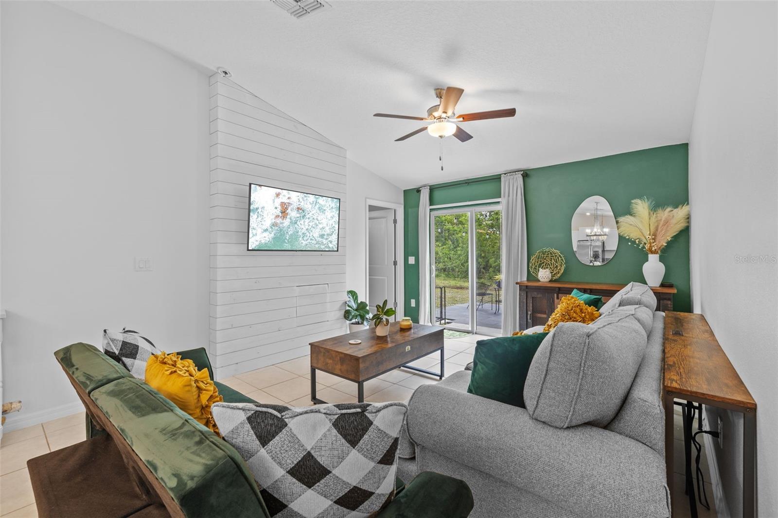 Image 18 of 43 For 5554 Blue Azure Drive