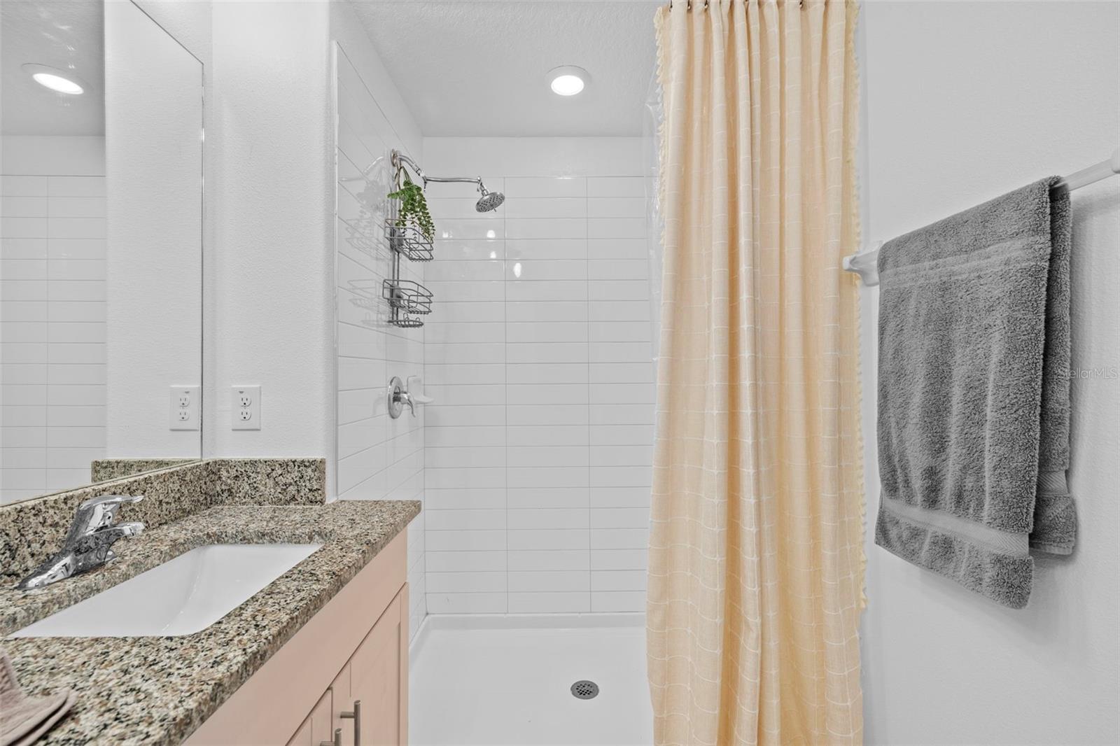 Image 23 of 43 For 5554 Blue Azure Drive