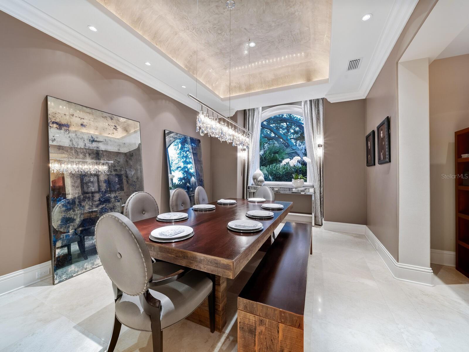 Listing photo id 8 for 1655 South Drive