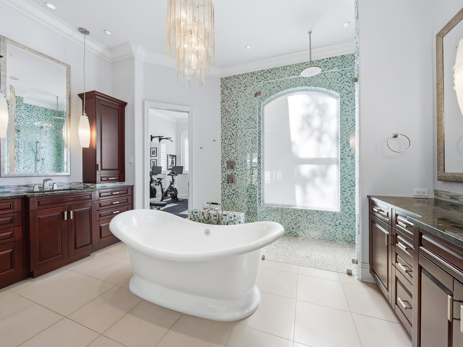 Listing photo id 17 for 1655 South Drive