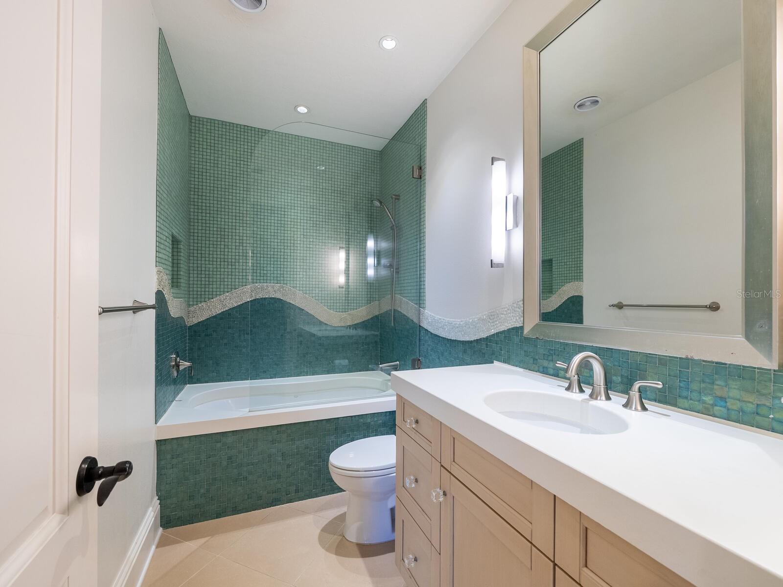 Listing photo id 29 for 1655 South Drive