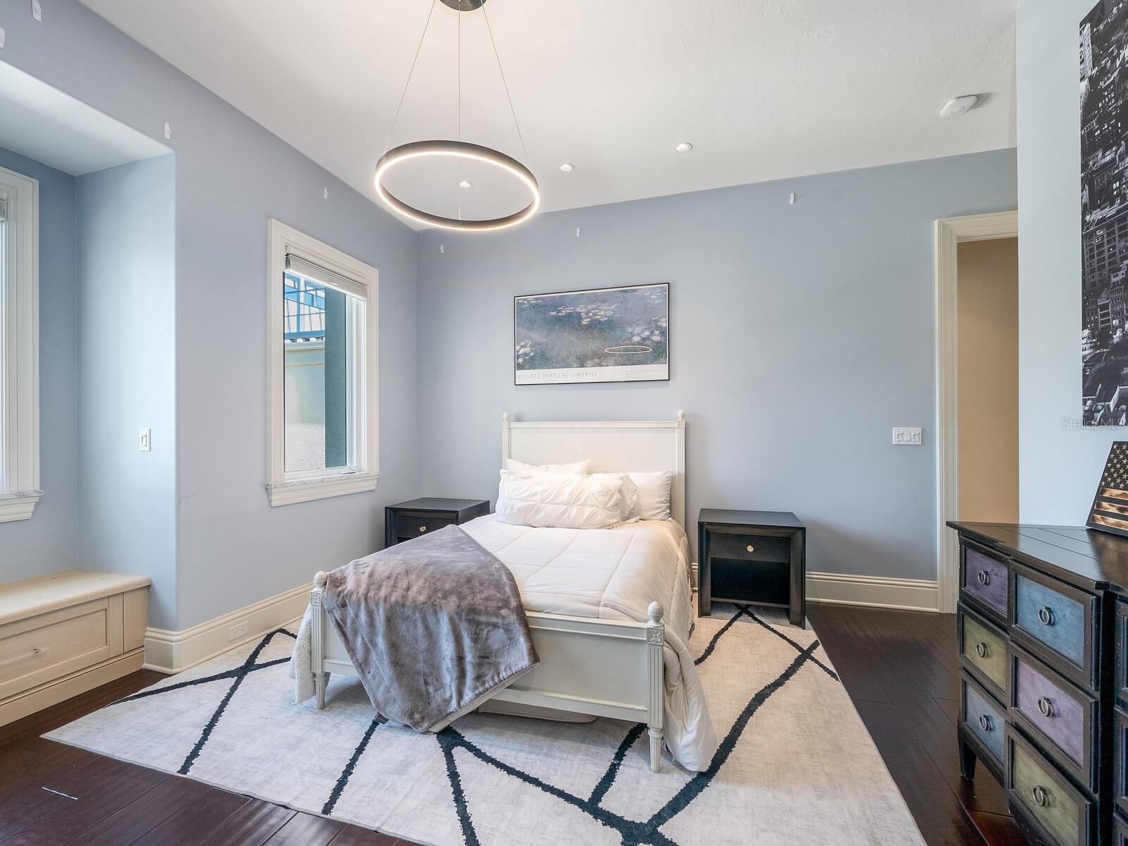Listing photo id 30 for 1655 South Drive