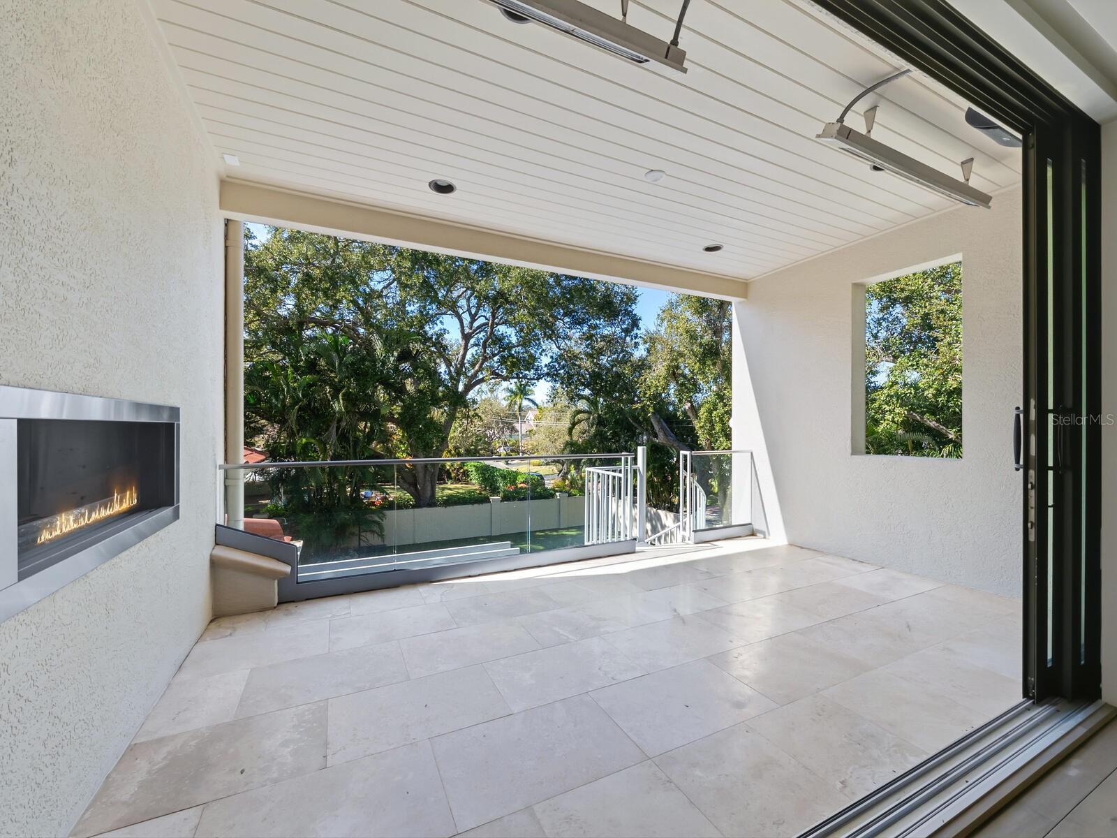Listing photo id 36 for 1655 South Drive