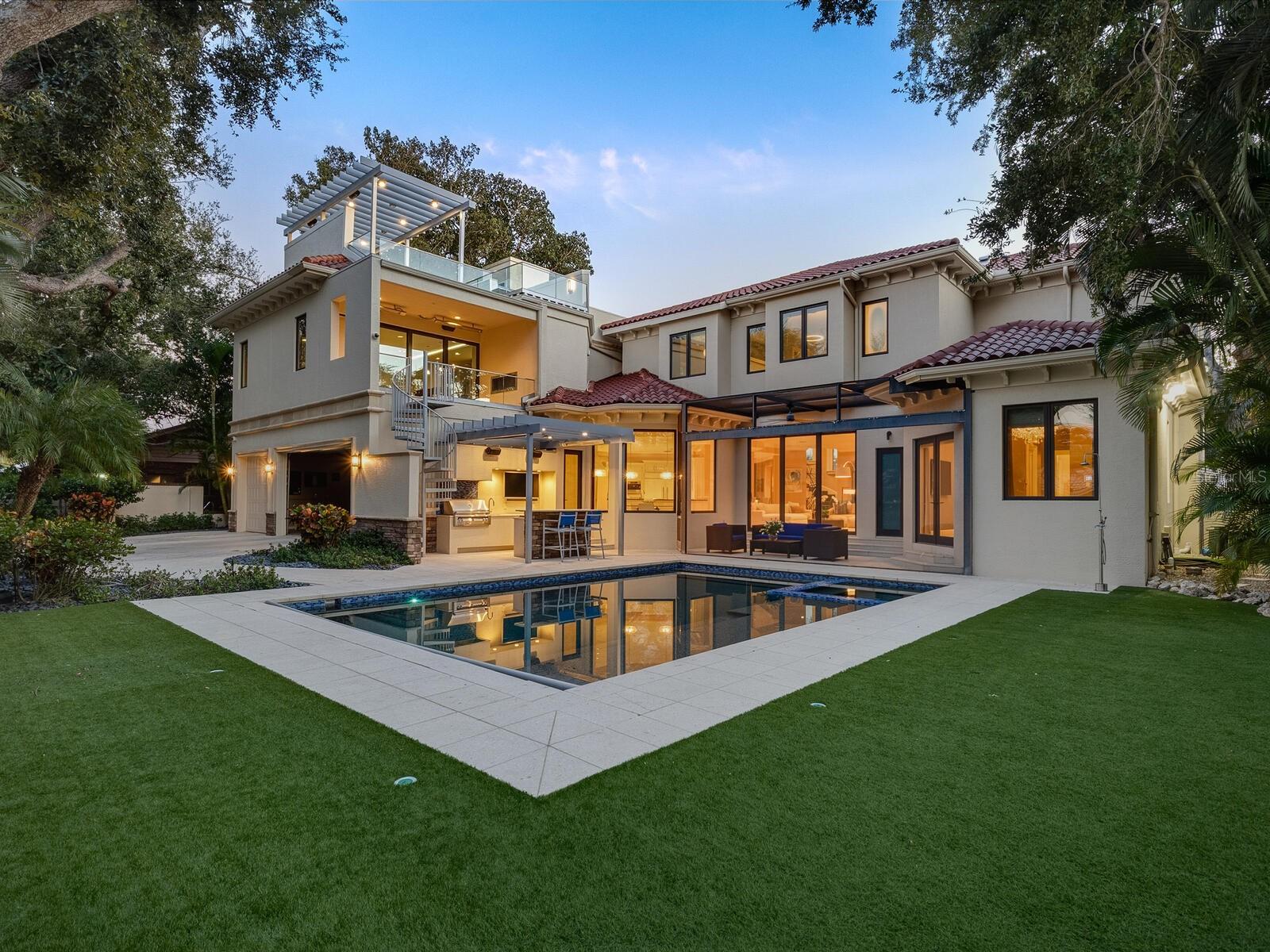 Listing photo id 47 for 1655 South Drive