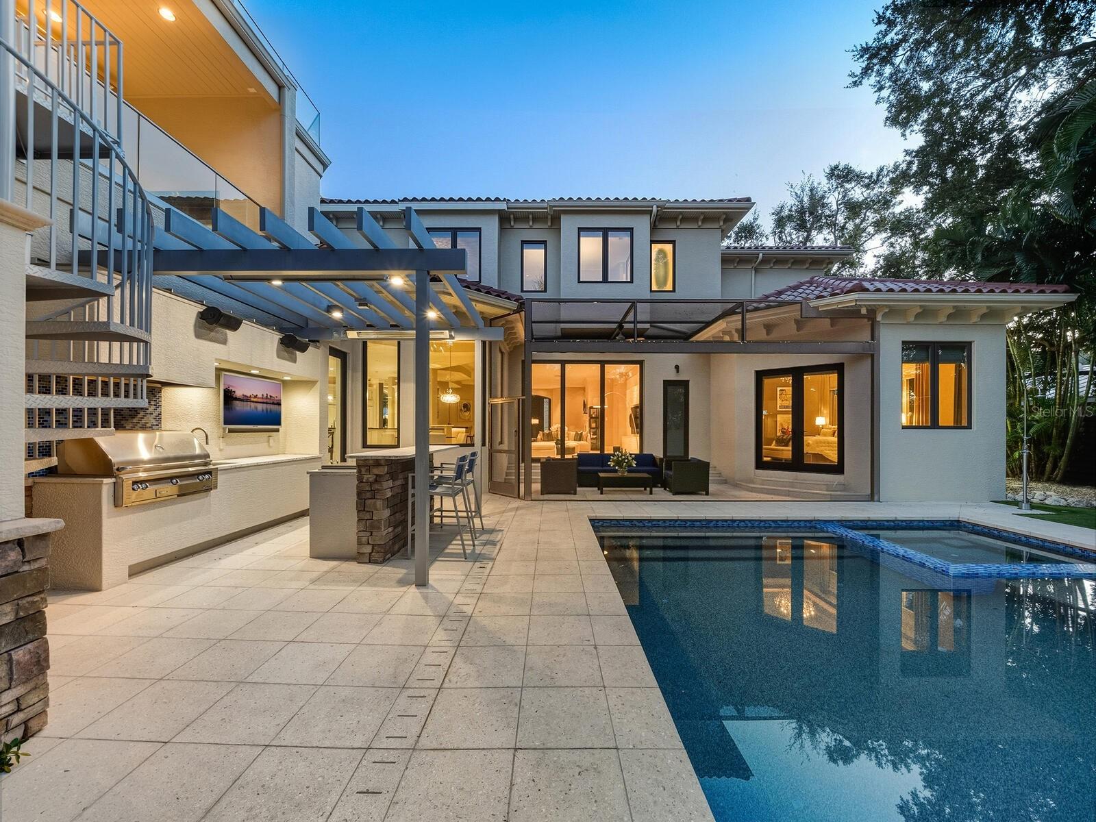 Listing photo id 49 for 1655 South Drive