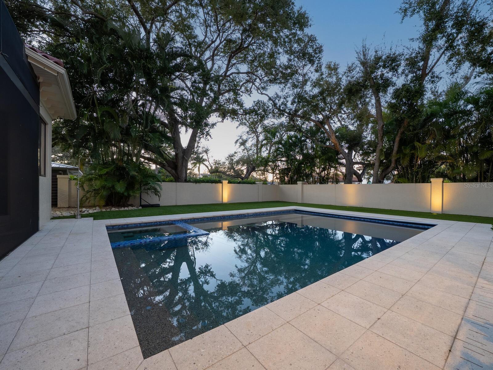 Listing photo id 51 for 1655 South Drive