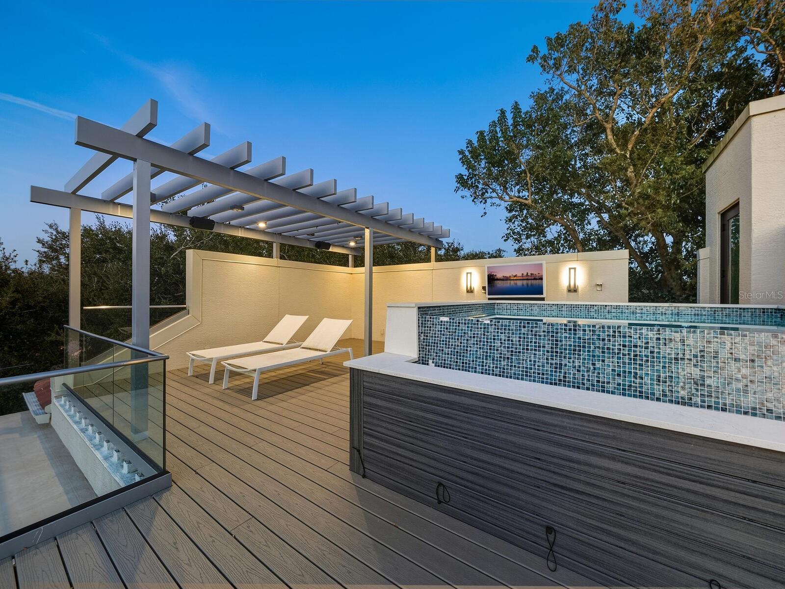 Listing photo id 58 for 1655 South Drive