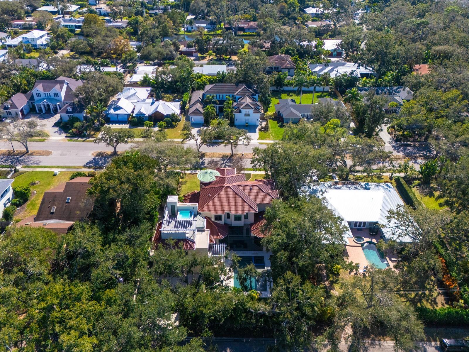 Listing photo id 64 for 1655 South Drive