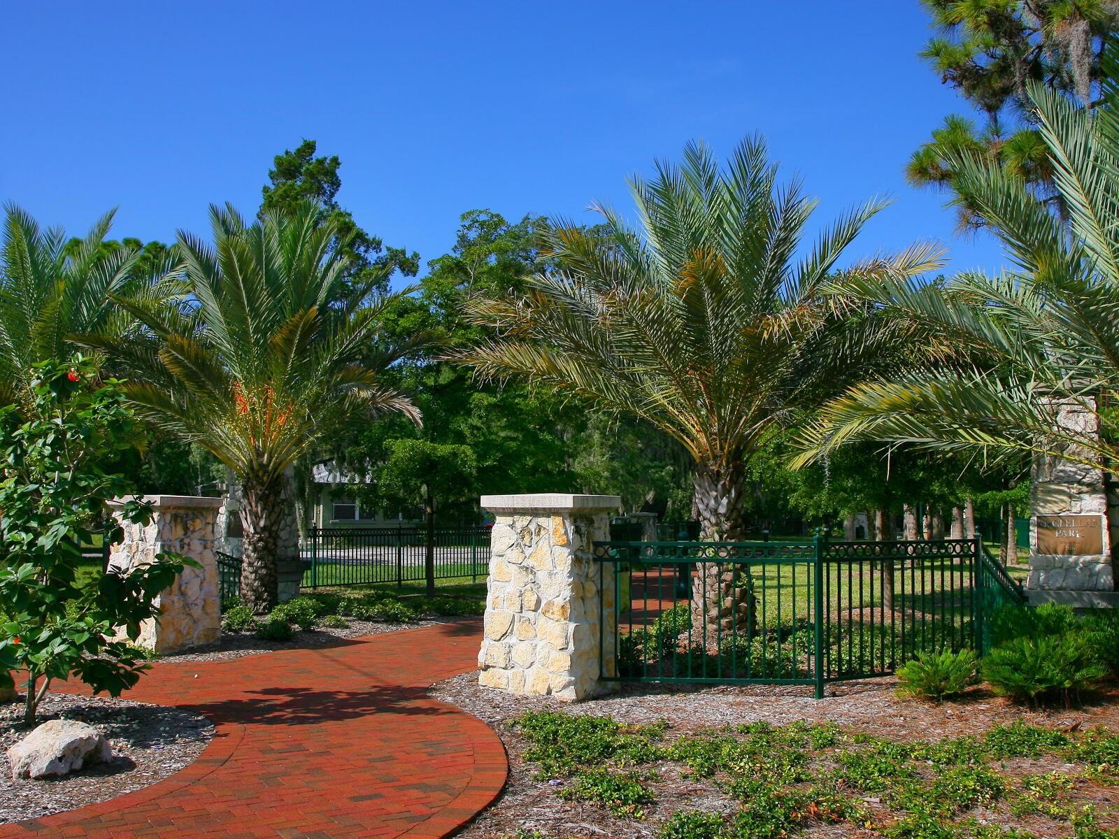 Listing photo id 73 for 1655 South Drive