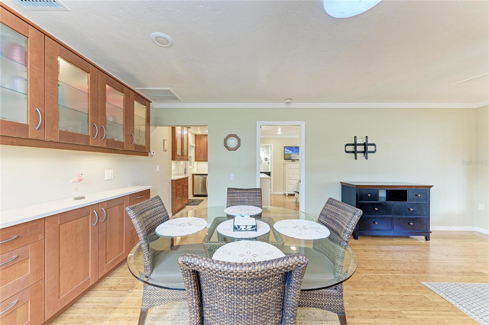 Image 10 of 41 For 390 301 Boulevard W 20a