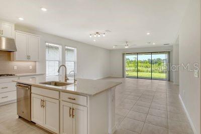 Image 6 of 61 For 5632 Blue Reef Place