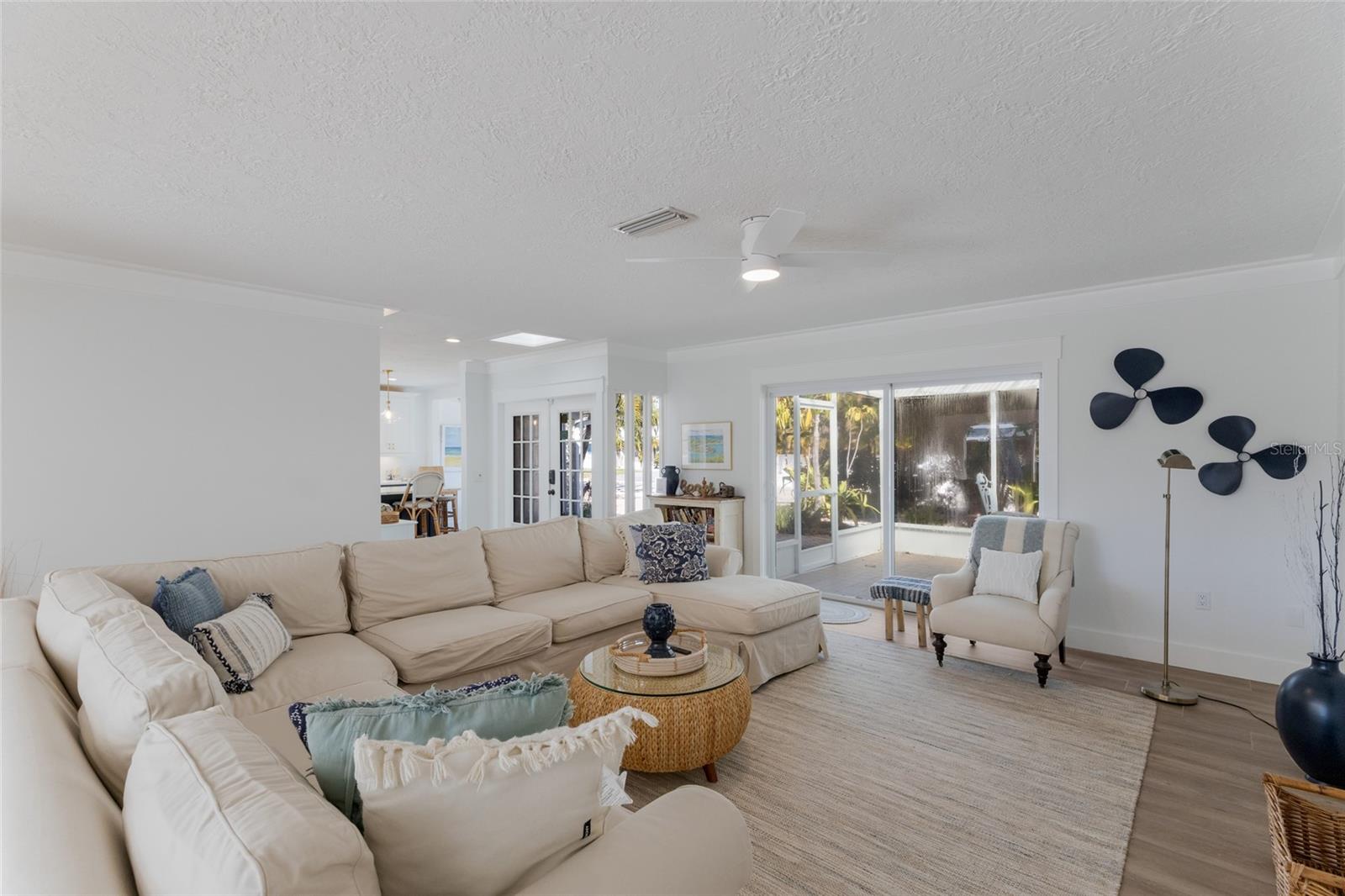 Image 6 of 53 For 419 Clark Drive