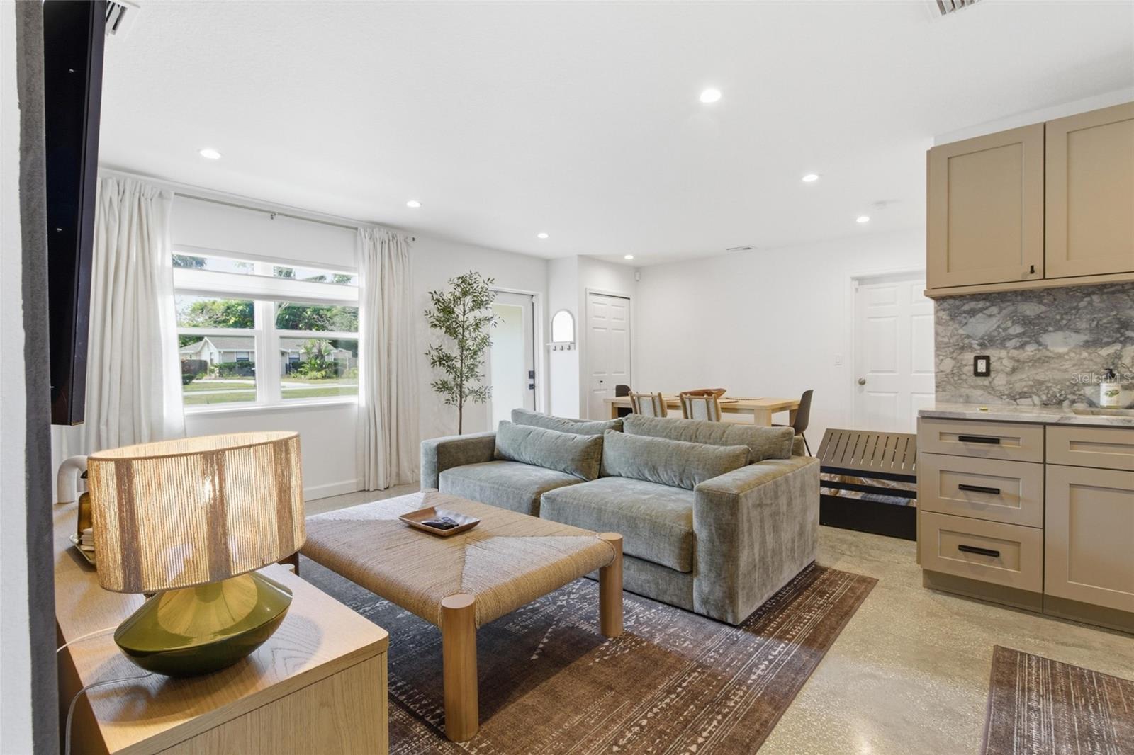 Image 11 of 58 For 2121 Palm Terrace