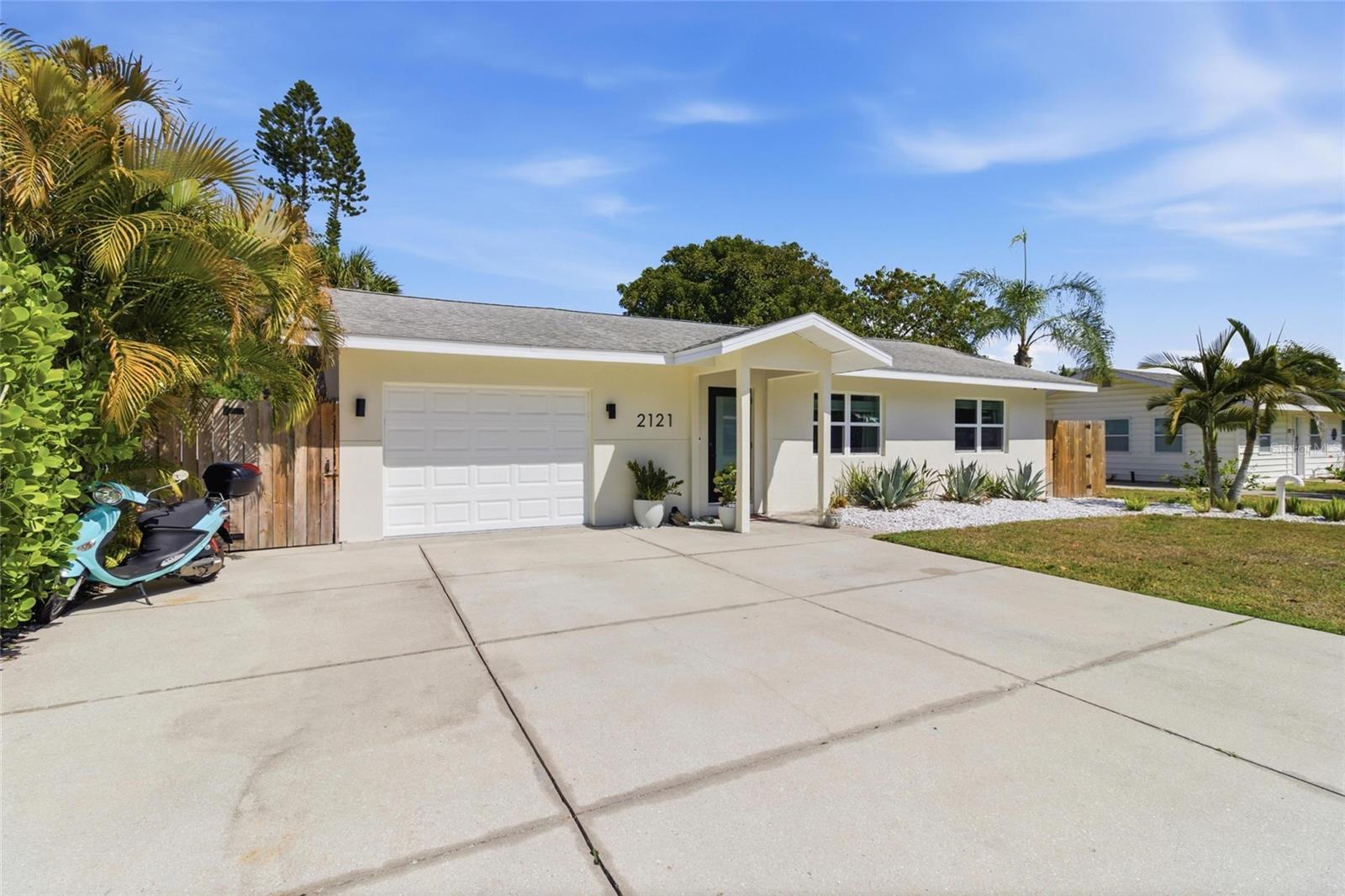 Image 2 of 58 For 2121 Palm Terrace