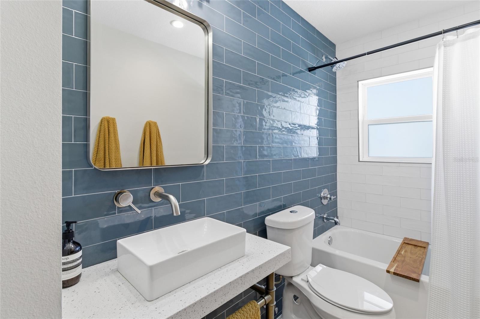 Image 27 of 58 For 2121 Palm Terrace