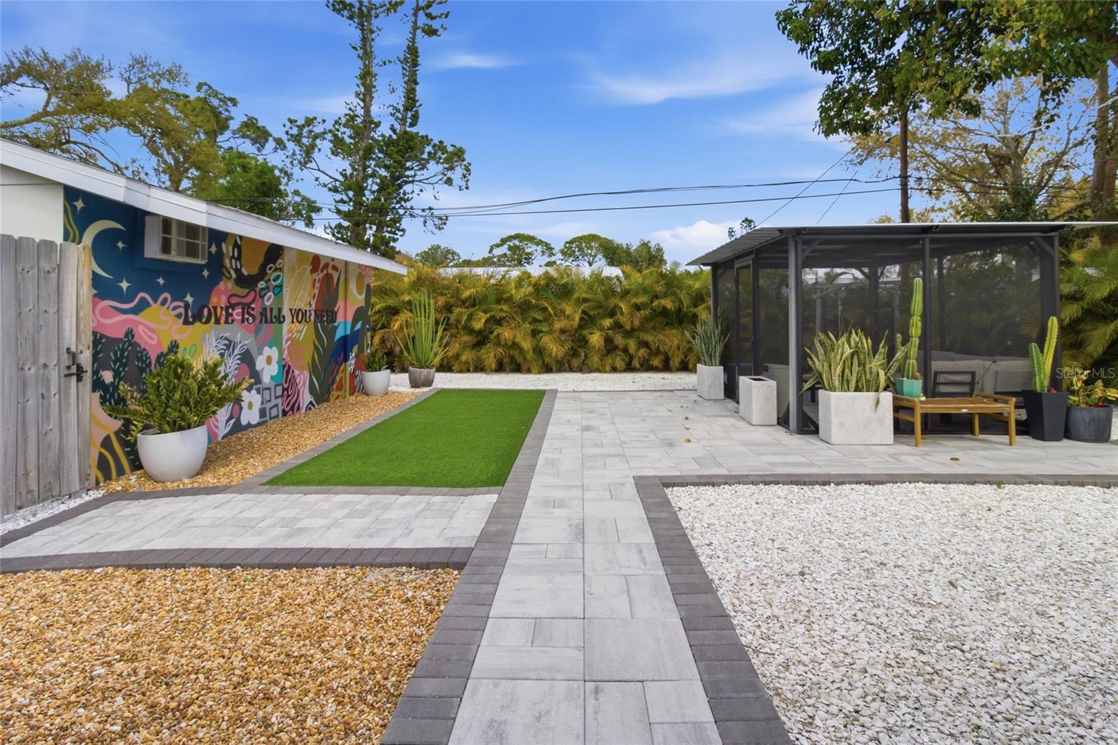 Image 34 of 58 For 2121 Palm Terrace