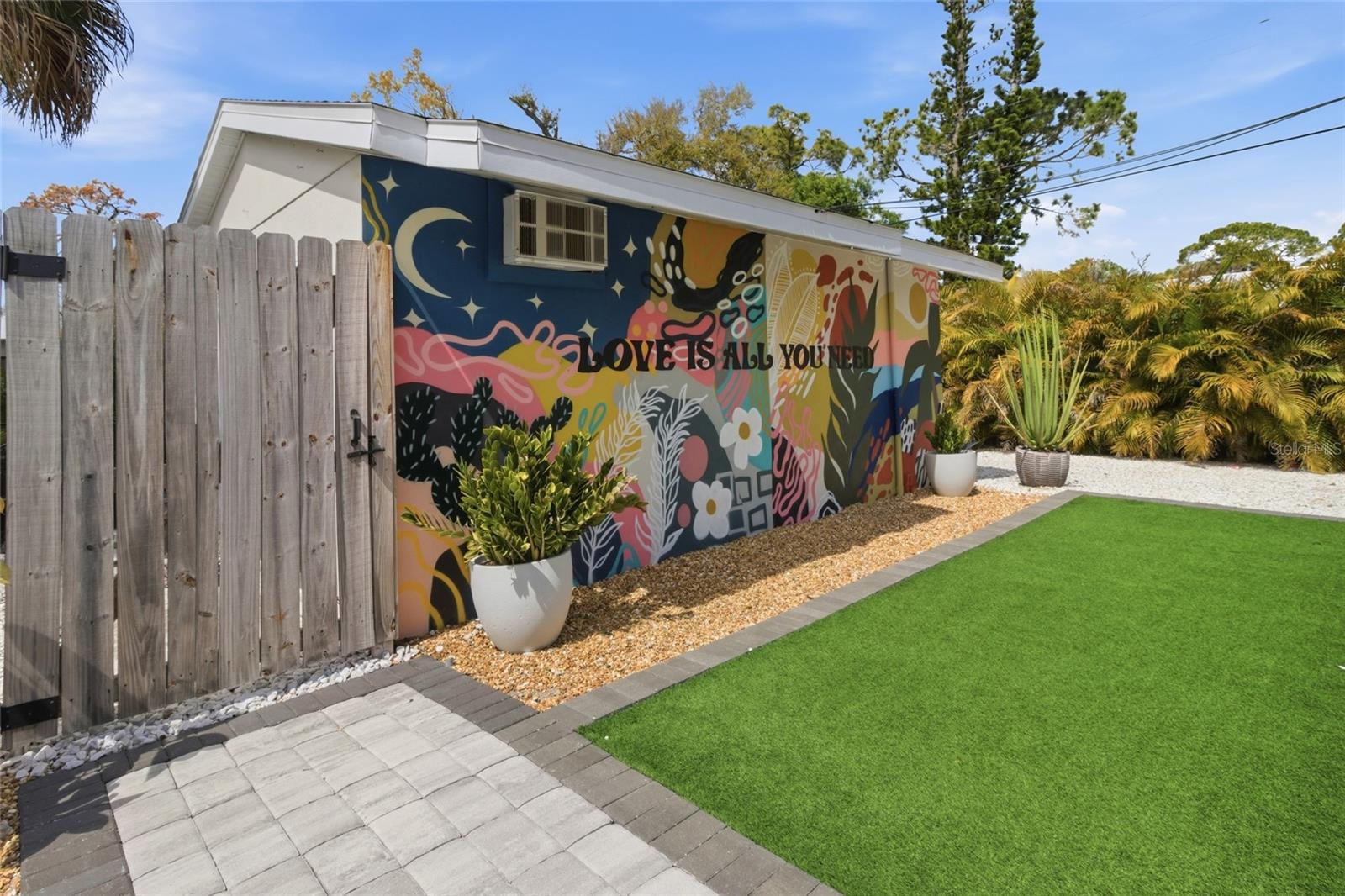 Image 36 of 58 For 2121 Palm Terrace