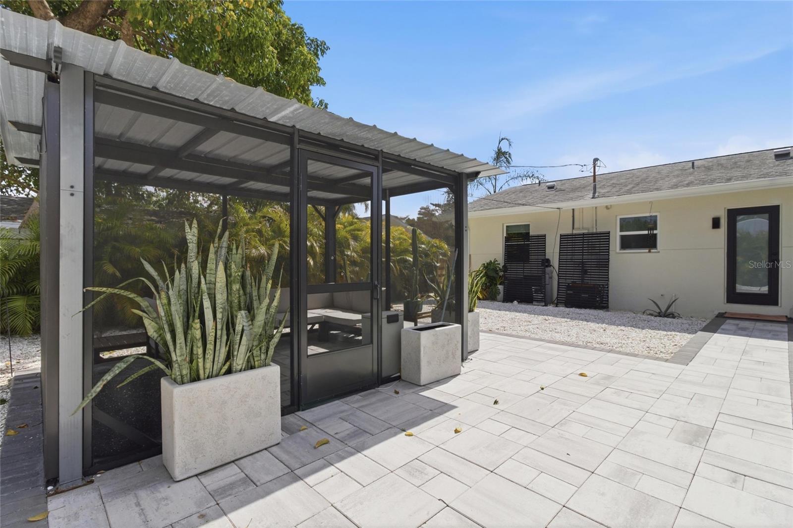 Image 38 of 58 For 2121 Palm Terrace