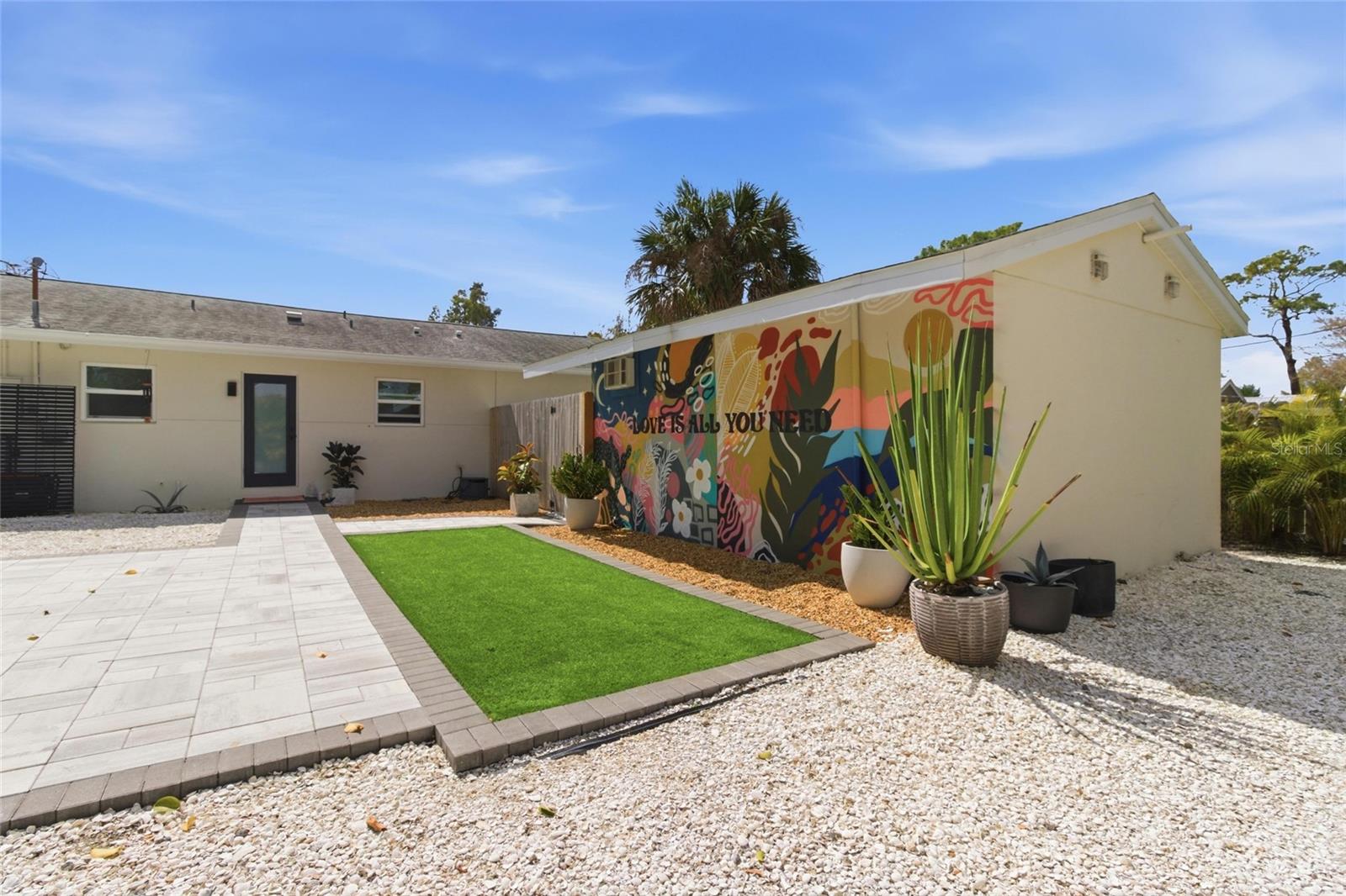 Image 42 of 58 For 2121 Palm Terrace