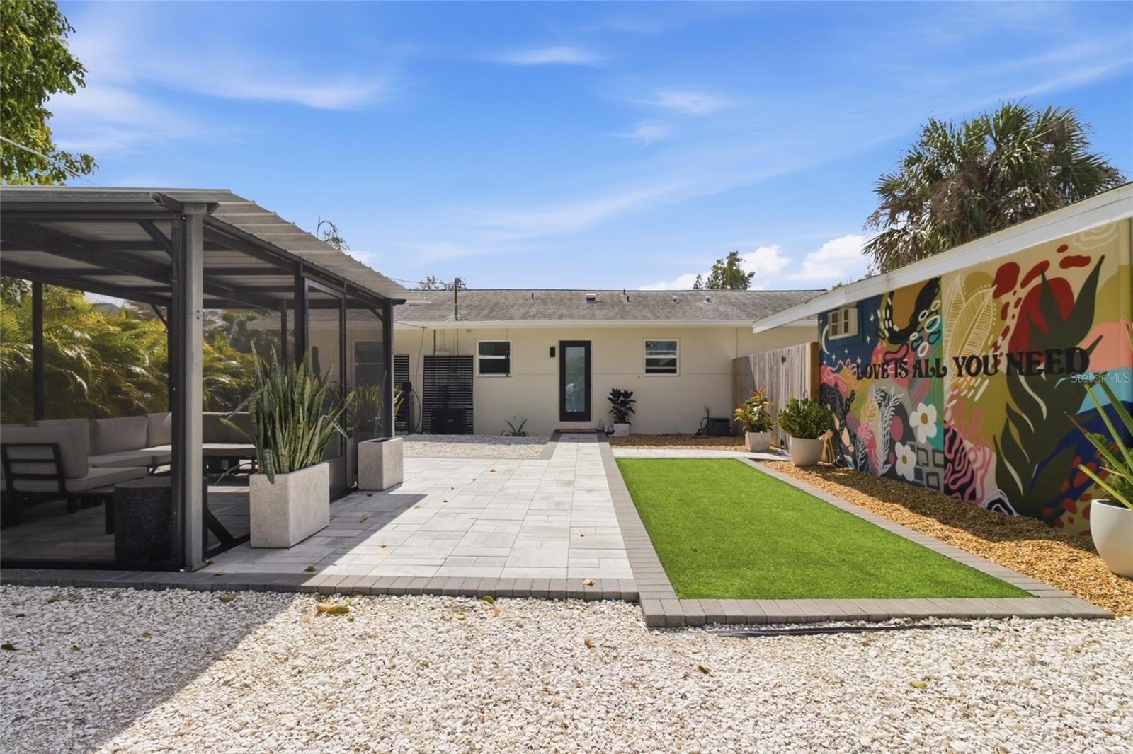 Image 43 of 58 For 2121 Palm Terrace