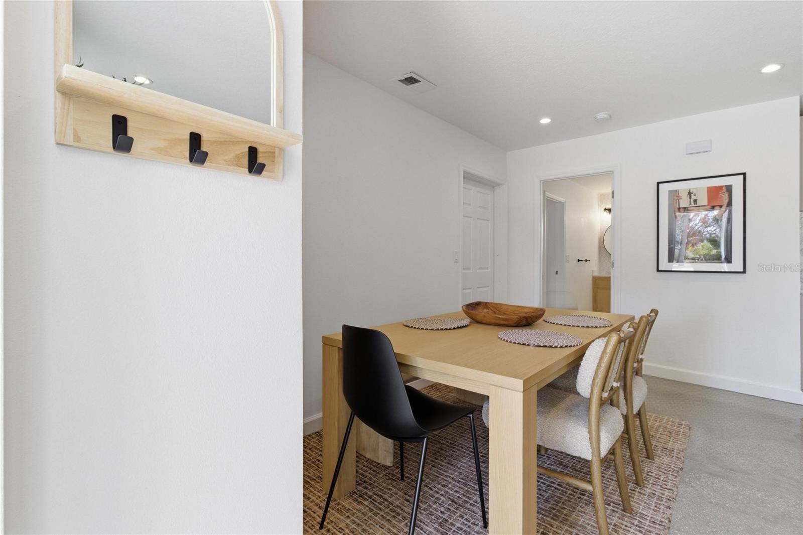 Image 5 of 58 For 2121 Palm Terrace