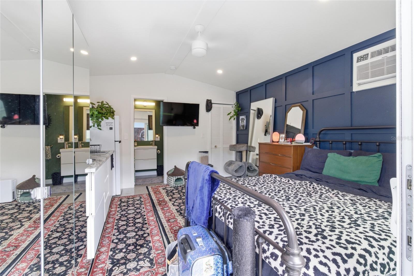 Image 50 of 58 For 2121 Palm Terrace