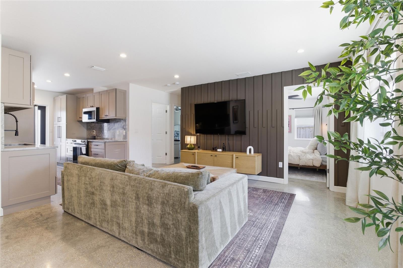 Image 6 of 58 For 2121 Palm Terrace