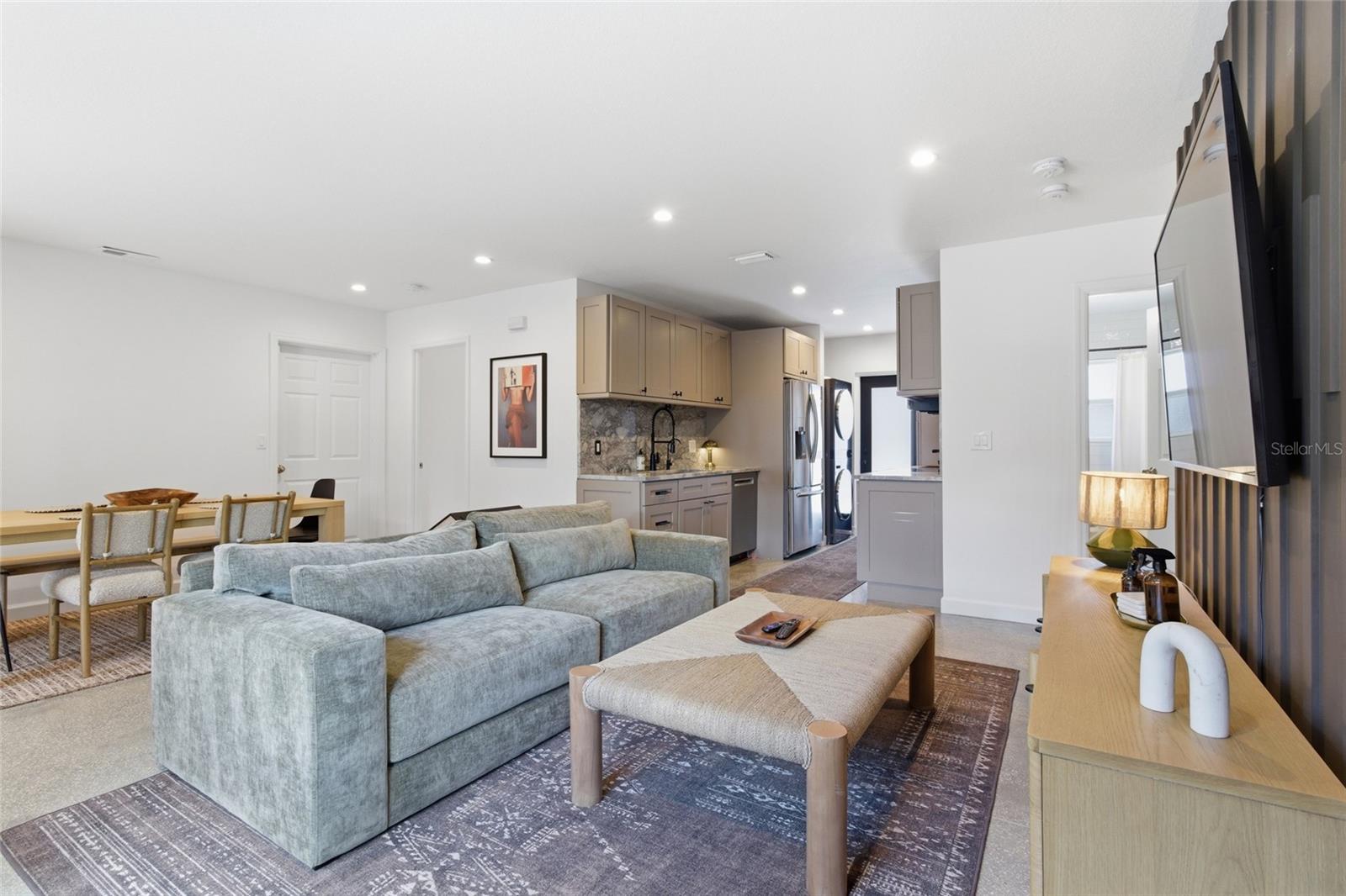 Image 9 of 58 For 2121 Palm Terrace