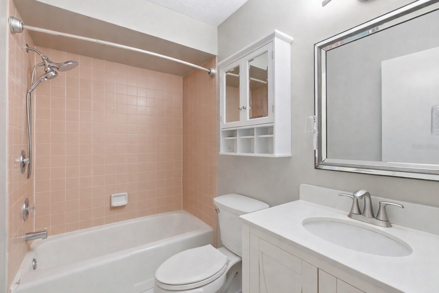 Image 21 of 35 For 817 Sorrento Place 817