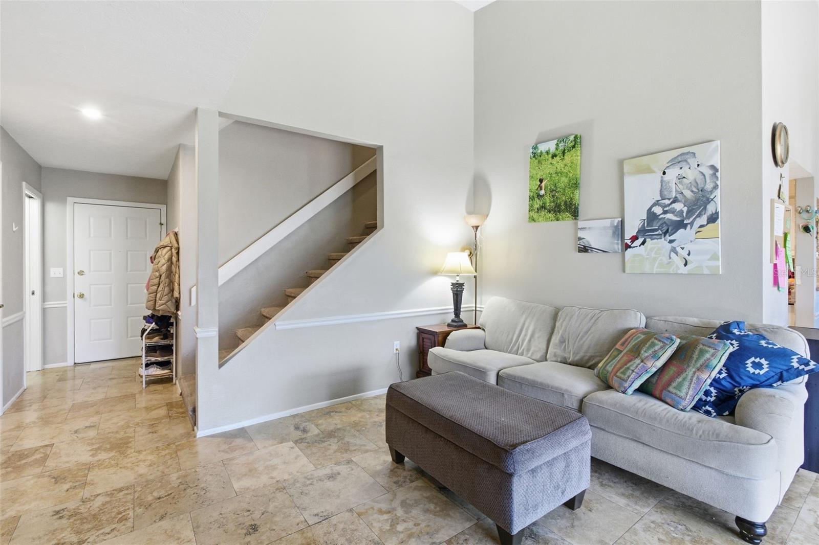 Image 8 of 35 For 817 Sorrento Place 817