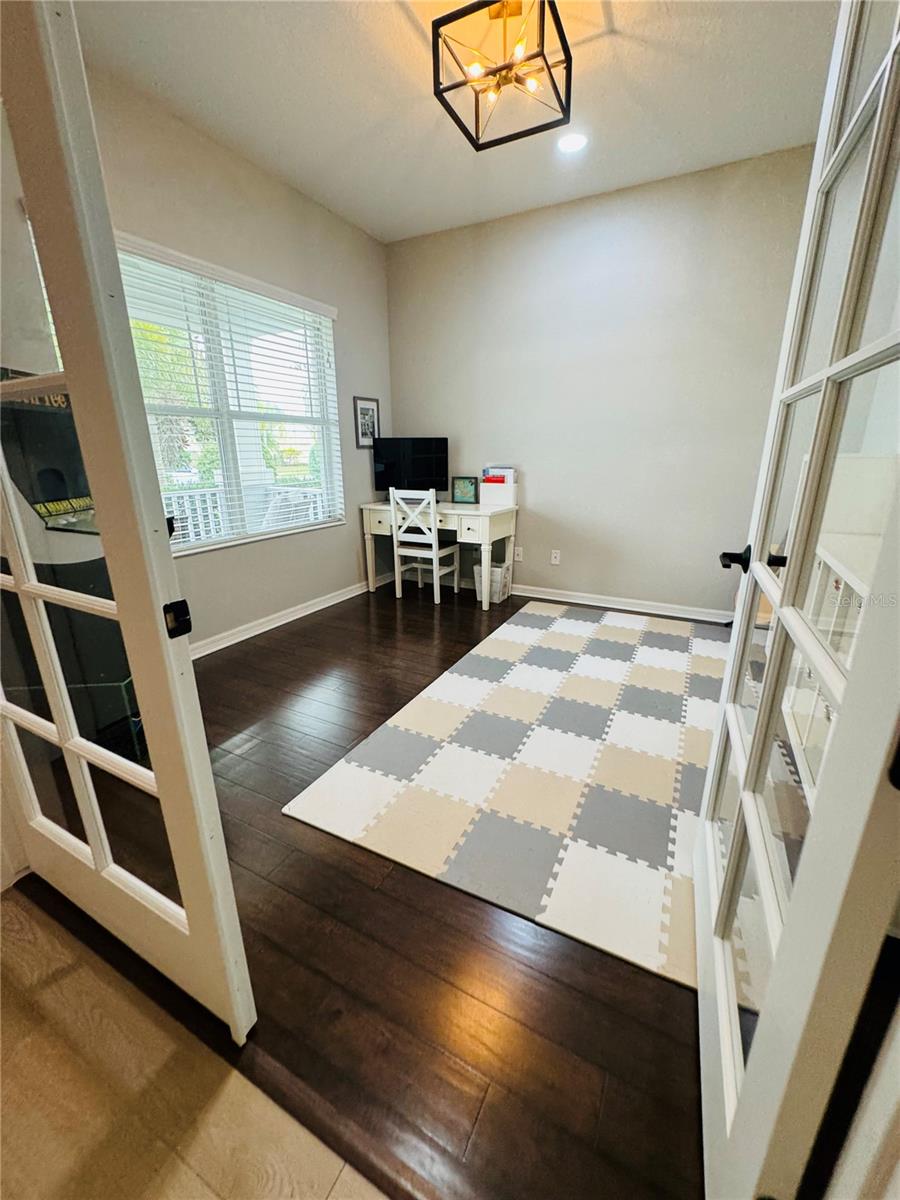 Image 6 of 25 For 4918 Mission Park Lane