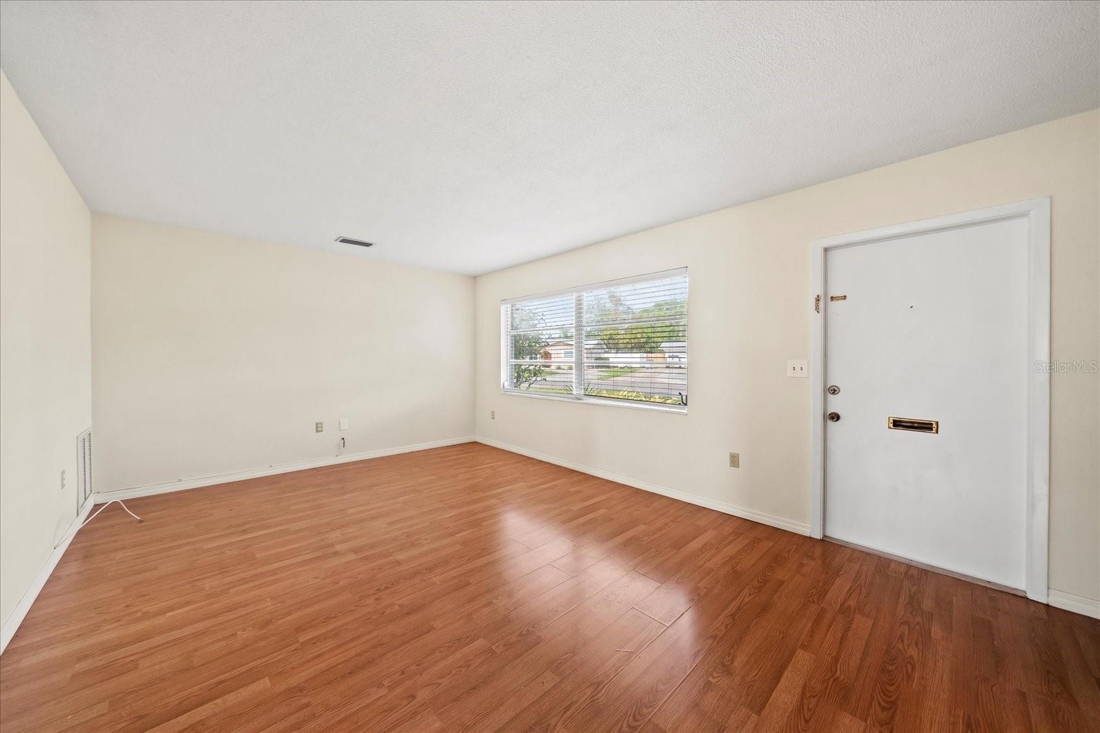 Image 4 of 29 For 3503 18th Avenue W