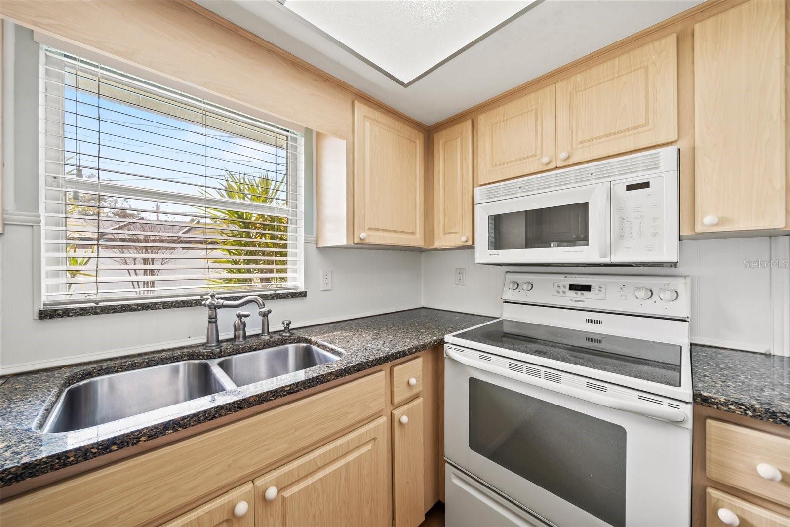 Image 9 of 29 For 3503 18th Avenue W