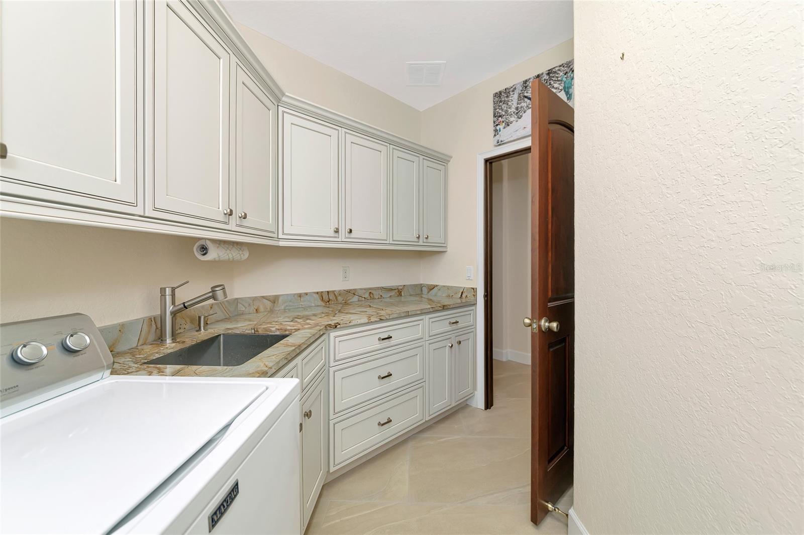 Image 44 of 78 For 10816 Winding Stream Way