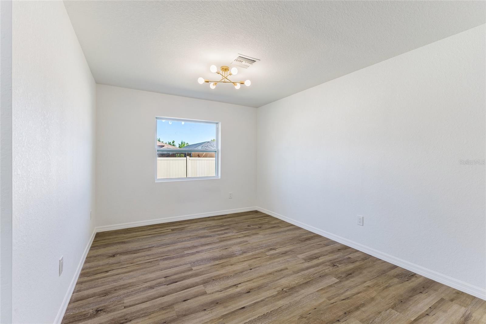 Image 11 of 34 For 6254 Spinnaker Boulevard