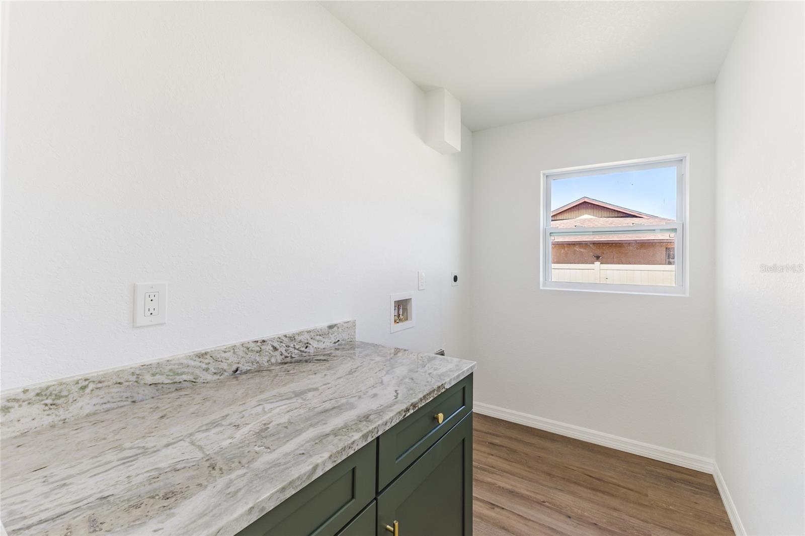 Image 26 of 34 For 6254 Spinnaker Boulevard