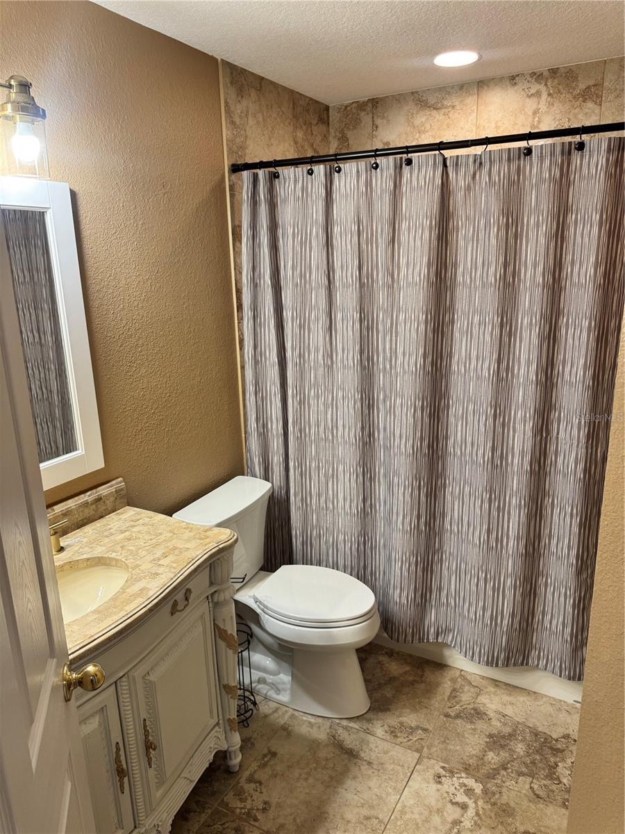 Image 14 of 30 For 6315 Rosefinch Court 101